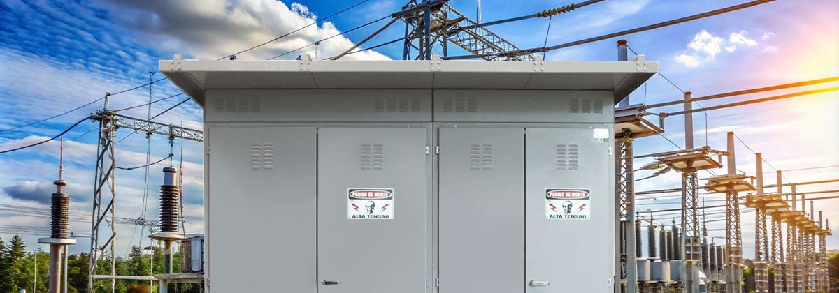 Cabine primária instalada em pátio de subestação